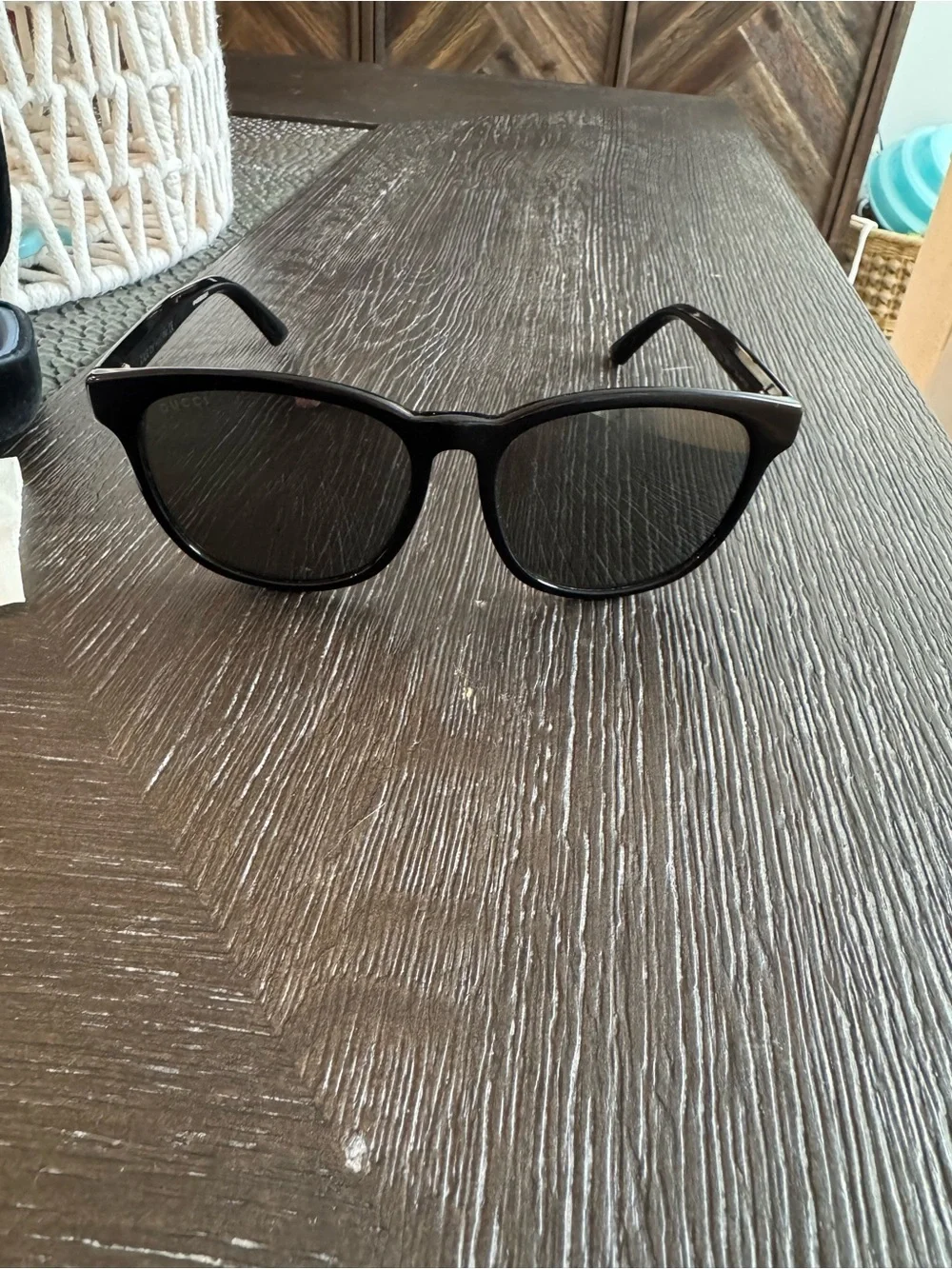 Gucci Black Sunglasses with Star detail on side - with Light Blue Case Interior - Picture 3 of 9